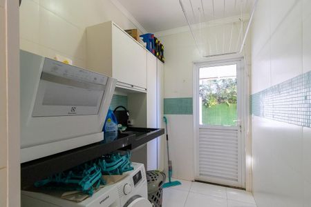 Casa de condomínio à venda com 136m², 3 quartos e 2 vagasÁrea de Serviço