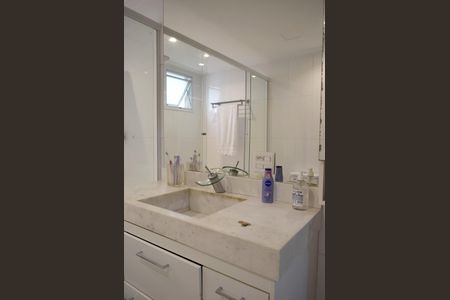 Apartamento à venda com 440m², 4 quartos e 5 vagasBanheiro da Suíte 4