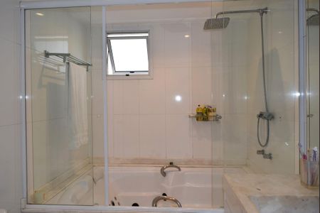 Apartamento à venda com 440m², 4 quartos e 5 vagasBanheiro da Suíte 4