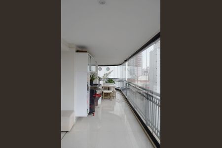 Apartamento à venda com 440m², 4 quartos e 5 vagasVaranda