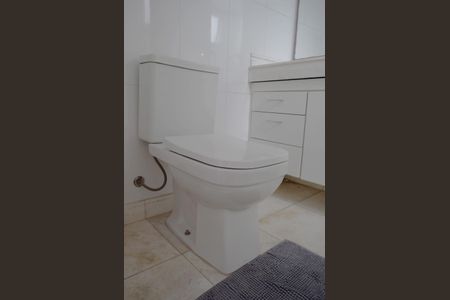 Apartamento à venda com 440m², 4 quartos e 5 vagasBanheiro da Suíte 1