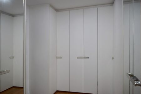 Apartamento à venda com 440m², 4 quartos e 5 vagasCloset da suíte 4