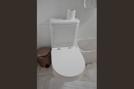 Apartamento à venda com 440m², 4 quartos e 5 vagasBanheiro da Suíte 2