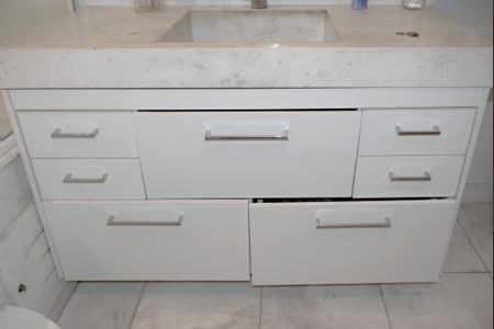 Apartamento à venda com 440m², 4 quartos e 5 vagasBanheiro da Suíte 4