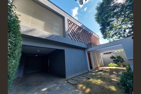 Casa para alugar com 350m², 4 quartos e 3 vagasFachada