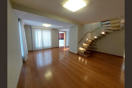 Casa para alugar com 350m², 4 quartos e 3 vagassala 1