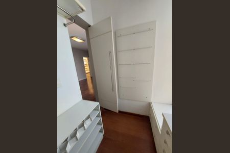 Casa para alugar com 350m², 4 quartos e 3 vagascloset