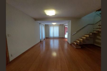 Casa para alugar com 350m², 4 quartos e 3 vagassala 1