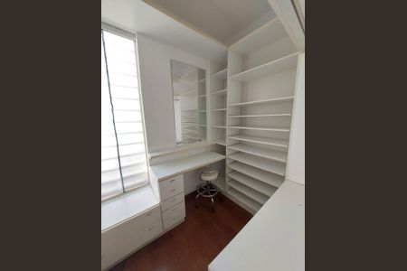 Casa para alugar com 350m², 4 quartos e 3 vagascloset