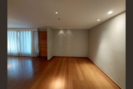 Casa para alugar com 350m², 4 quartos e 3 vagassala 1