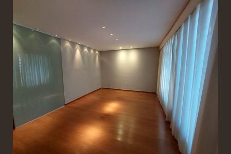 Casa para alugar com 350m², 4 quartos e 3 vagassala 1