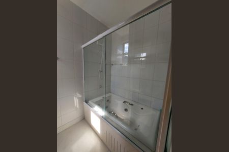 Casa para alugar com 350m², 4 quartos e 3 vagasbanheiro 1