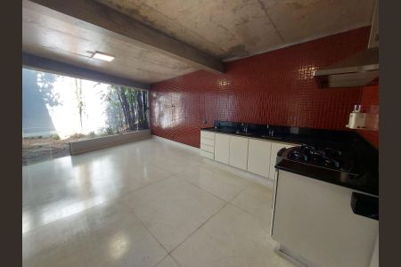 Casa para alugar com 350m², 4 quartos e 3 vagascozinha