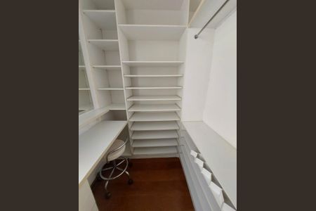 Casa para alugar com 350m², 4 quartos e 3 vagascloset