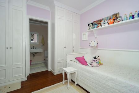 Casa de condomínio à venda com 578m², 5 quartos e 6 vagas Casa de condomínio à venda com 578m², 5 quartos e 6 vagasSuíte 2