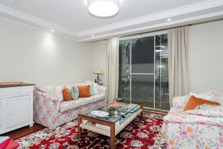 Casa de condomínio à venda com 578m², 5 quartos e 6 vagas Casa de condomínio à venda com 578m², 5 quartos e 6 vagasSala