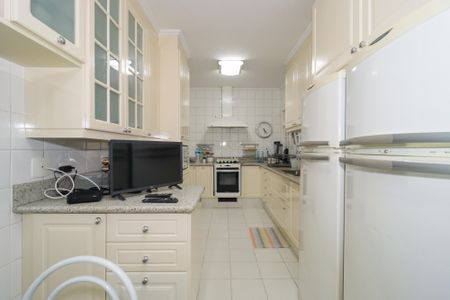 Casa de condomínio à venda com 578m², 5 quartos e 6 vagas Casa de condomínio à venda com 578m², 5 quartos e 6 vagasCozinha