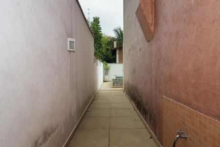 Casa de condomínio à venda com 578m², 5 quartos e 6 vagas Casa de condomínio à venda com 578m², 5 quartos e 6 vagasÁrea externa