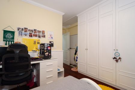 Casa de condomínio à venda com 578m², 5 quartos e 6 vagas Casa de condomínio à venda com 578m², 5 quartos e 6 vagasSuíte 4