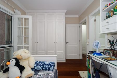 Casa de condomínio à venda com 578m², 5 quartos e 6 vagas Casa de condomínio à venda com 578m², 5 quartos e 6 vagasSuíte 3