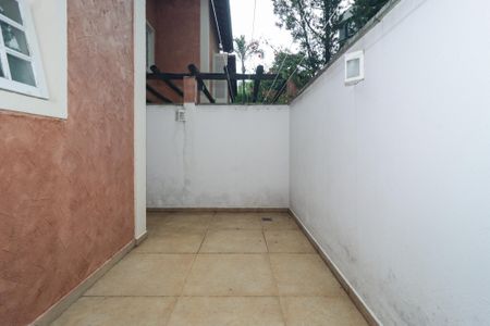 Casa de condomínio à venda com 578m², 5 quartos e 6 vagas Casa de condomínio à venda com 578m², 5 quartos e 6 vagasÁrea de Serviço