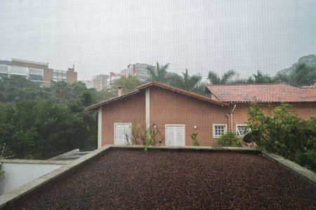 Casa de condomínio à venda com 578m², 5 quartos e 6 vagas Casa de condomínio à venda com 578m², 5 quartos e 6 vagasVista da Suíte 2