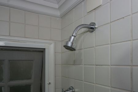 Casa de condomínio à venda com 578m², 5 quartos e 6 vagas Casa de condomínio à venda com 578m², 5 quartos e 6 vagasBanheiro da Suíte 2