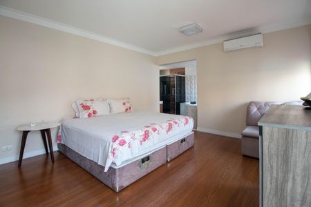 Casa à venda com 300m², 3 quartos e 3 vagasSuíte