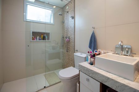 Casa à venda com 300m², 3 quartos e 3 vagasBanheiro 1