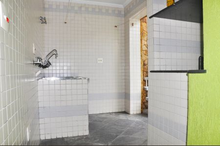 Casa à venda com 220m², 3 quartos e 5 vagas Casa à venda com 220m², 3 quartos e 5 vagasLavanderia