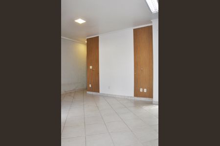 Casa à venda com 220m², 3 quartos e 5 vagas Casa à venda com 220m², 3 quartos e 5 vagasSuíte