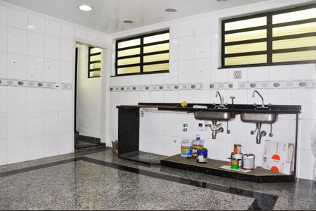 Casa à venda com 220m², 3 quartos e 5 vagas Casa à venda com 220m², 3 quartos e 5 vagasCozinha