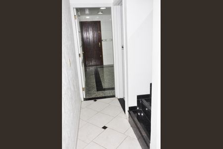 Casa à venda com 220m², 3 quartos e 5 vagas Casa à venda com 220m², 3 quartos e 5 vagasCorredor