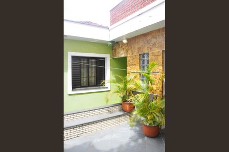 Casa à venda com 220m², 3 quartos e 5 vagas Casa à venda com 220m², 3 quartos e 5 vagasQuintal