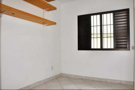 Casa à venda com 220m², 3 quartos e 5 vagas Casa à venda com 220m², 3 quartos e 5 vagasQuarto 2