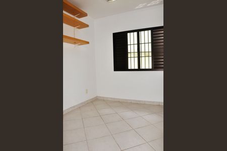 Casa à venda com 220m², 3 quartos e 5 vagas Casa à venda com 220m², 3 quartos e 5 vagasQuarto 2