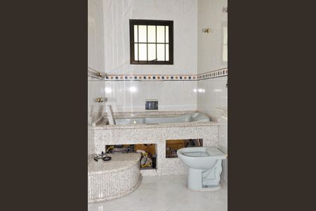 Casa à venda com 220m², 3 quartos e 5 vagas Casa à venda com 220m², 3 quartos e 5 vagasBanheiro da Suíte