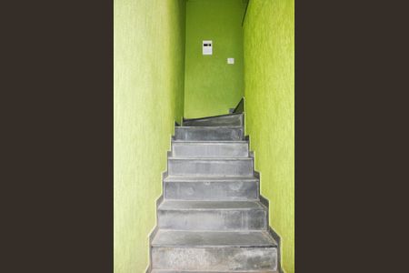 Casa à venda com 220m², 3 quartos e 5 vagas Casa à venda com 220m², 3 quartos e 5 vagasEscada para Lavanderia