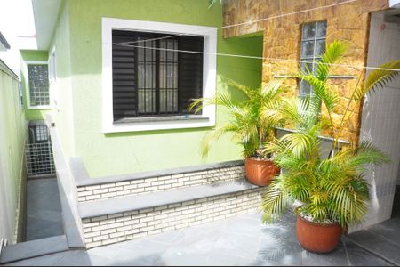 Casa à venda com 220m², 3 quartos e 5 vagas Casa à venda com 220m², 3 quartos e 5 vagasQuintal