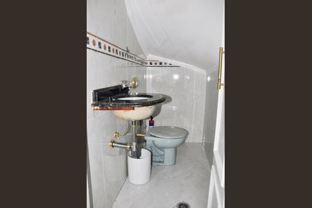 Casa à venda com 220m², 3 quartos e 5 vagas Casa à venda com 220m², 3 quartos e 5 vagasLavabo