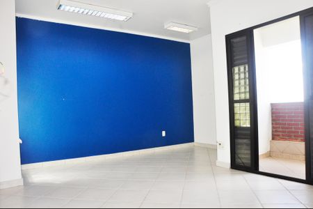 Casa à venda com 220m², 3 quartos e 5 vagas Casa à venda com 220m², 3 quartos e 5 vagasSuíte