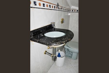 Casa à venda com 220m², 3 quartos e 5 vagas Casa à venda com 220m², 3 quartos e 5 vagasLavabo