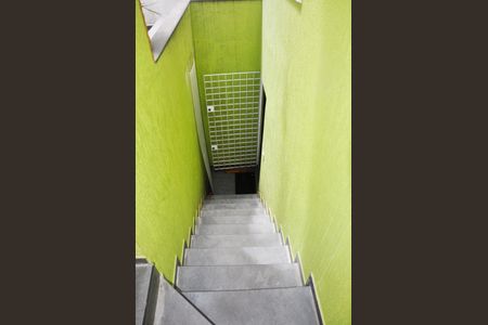 Casa à venda com 220m², 3 quartos e 5 vagas Casa à venda com 220m², 3 quartos e 5 vagasEscada para Lavanderia