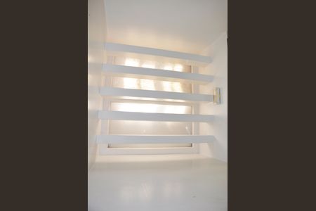 Casa à venda com 220m², 3 quartos e 5 vagas Casa à venda com 220m², 3 quartos e 5 vagasEscada - Clara Boia