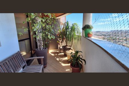 Apartamento à venda com 130m², 3 quartos e 3 vagasVaranda