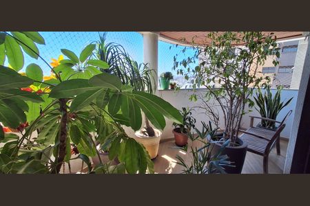 Apartamento à venda com 130m², 3 quartos e 3 vagasVaranda