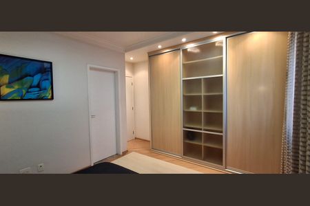 Apartamento à venda com 130m², 3 quartos e 3 vagasSuíte 2