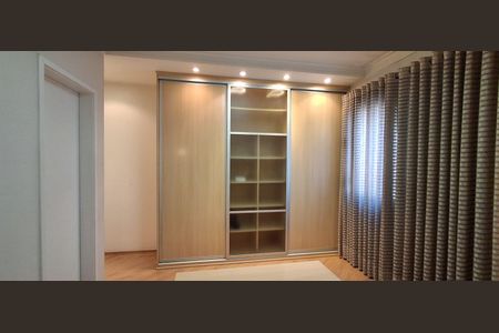 Apartamento à venda com 130m², 3 quartos e 3 vagasSuíte 2