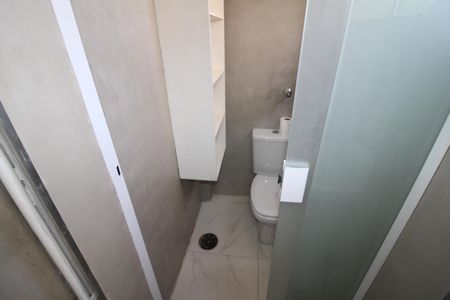 Apartamento para alugar com 62m², 2 quartos e 1 vagaÁrea de Serviço - Banheiro