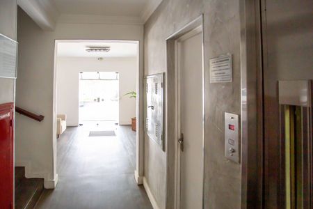 Apartamento para alugar com 57m², 2 quartos e 1 vagaÁrea comum - Hall de entrada